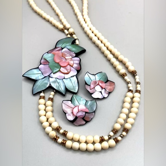 Vintage Lee Sands Pastel Tropical Statement Necklace withh earrings. - Picture 3 of 7